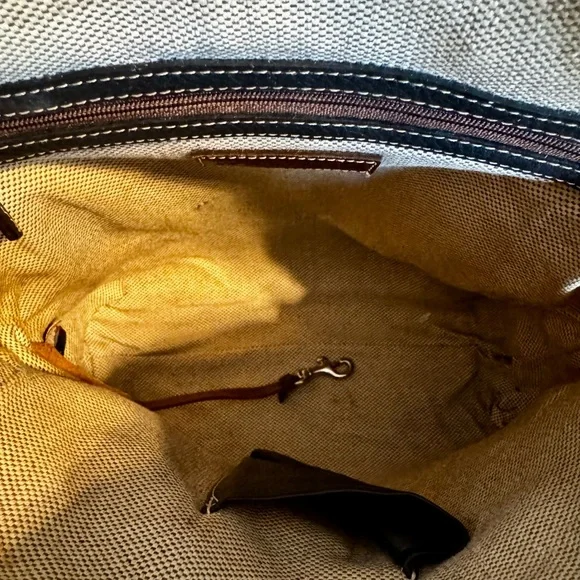 Dooney & Bourke Black Textured Pebbled Leather Bag - Picture 5 of 7